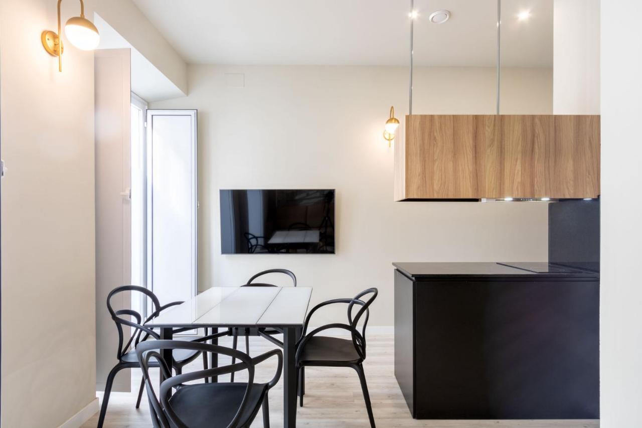 Harinas Central Apartments By Valcambre Севилья Экстерьер фото